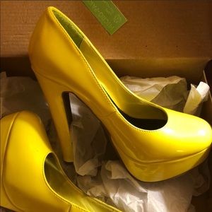 Platform Yellow Heels (5in)